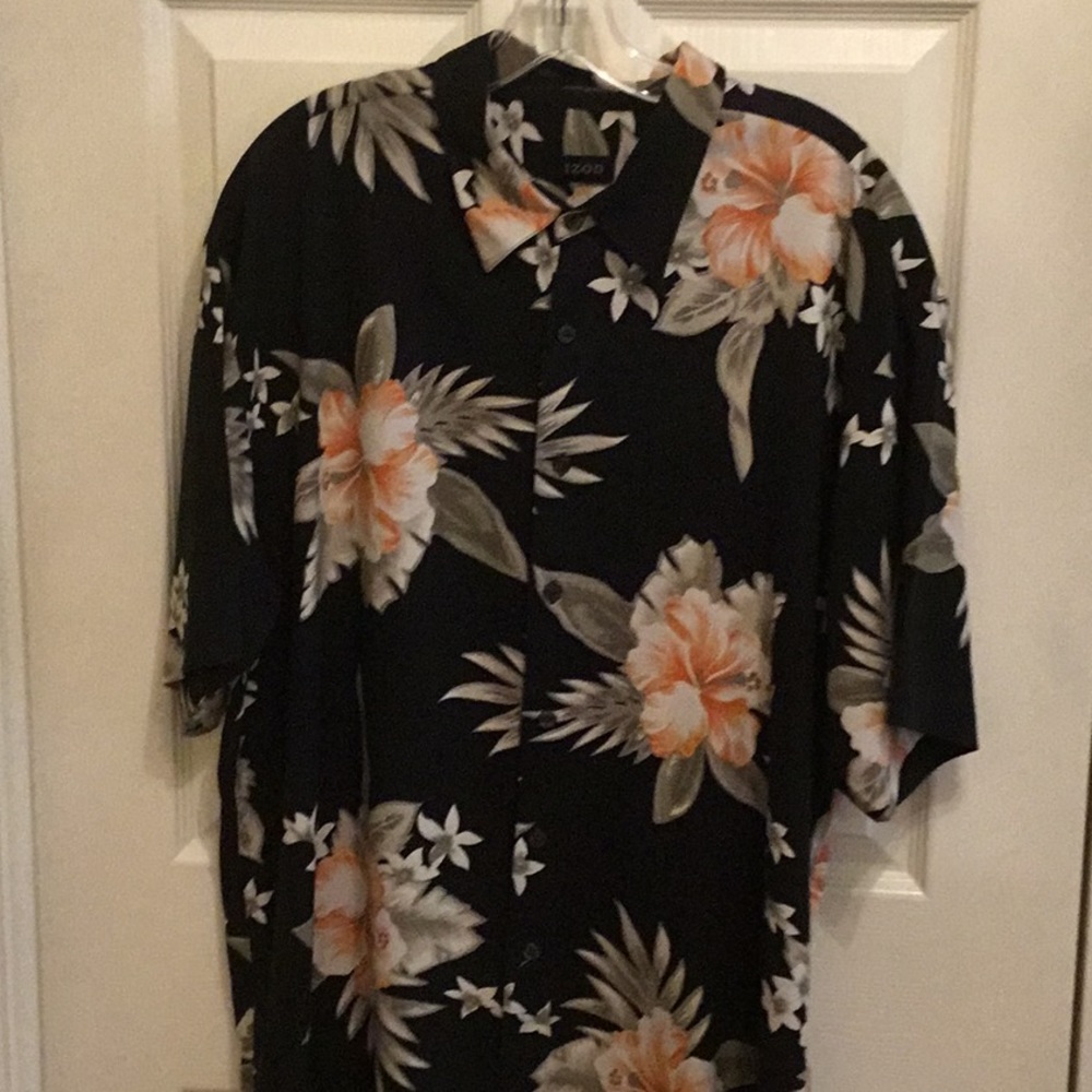 *EUC * Izod silk tropical print button down shirt. Size XL.